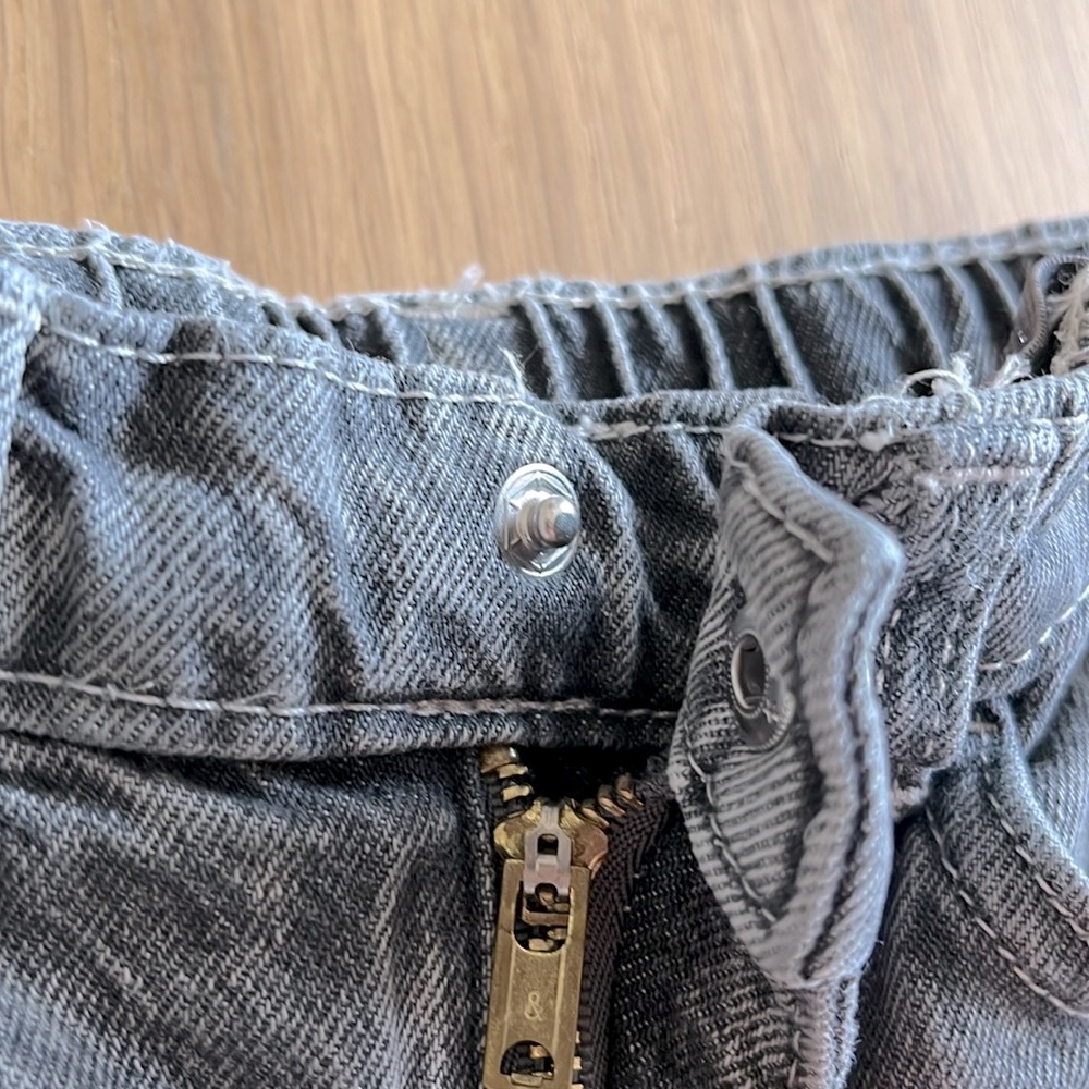 H&M, toddler loose fit jeans, 2-3 runs smaller for 1.5-2 years - Picture 4 of 5